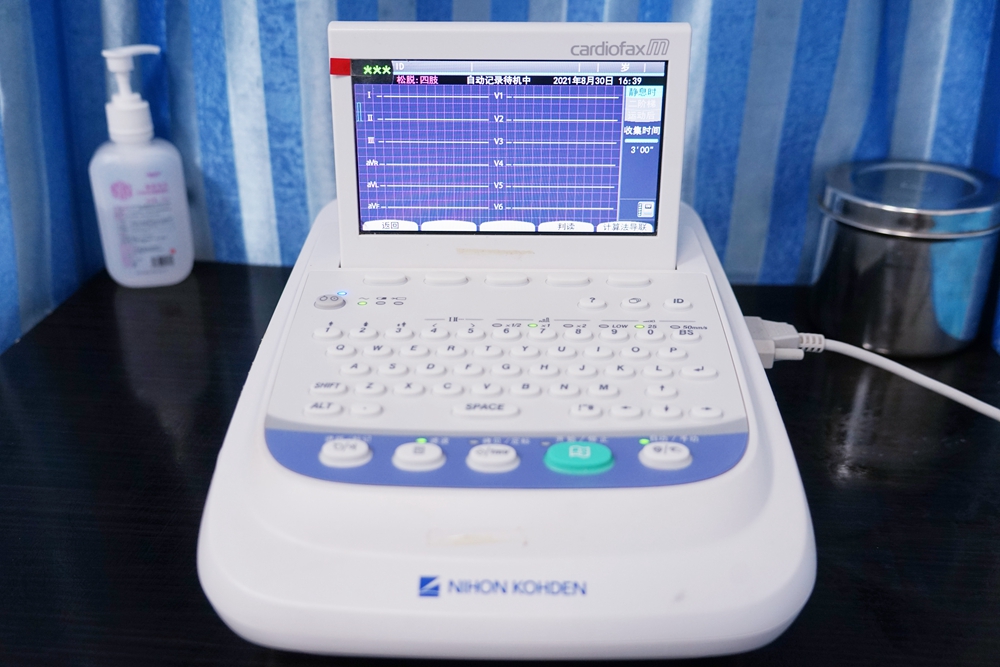 日本光电十八导常规心电图机